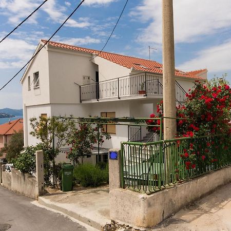 Apartment Tamara Трогир Екстериор снимка